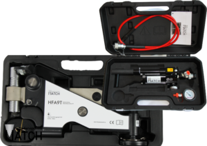 Hydraulic flange aligner (HFA9T) in transport case and hydraulic hand pump (HP350AEX) single connection with 1x red hydraulic hose in transport case
