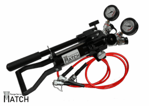 Pompa ręczna hydrauliczna (P550BEX) z podwójnym przyłączem i 2 czerwonymi wężami hydraulicznymi