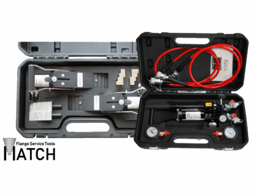 Hydraulic lifting wedges (HPLW18T Twin) in transport case and hydraulic hand pump (HP350BEX) Twin connection with 2x red hydraulic hose in transport case