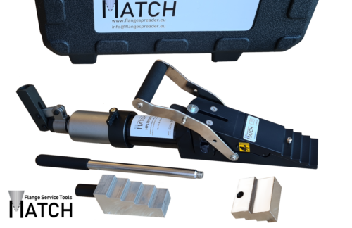Hydraulic lifting wedge with integrated hand pump (HPLW18TC kit) with transport case, step block and safety block