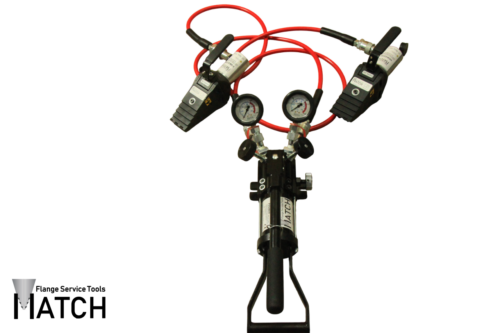 2x HSW15TEX connected to hydraulic hand pump with double connection (P350BEX)
