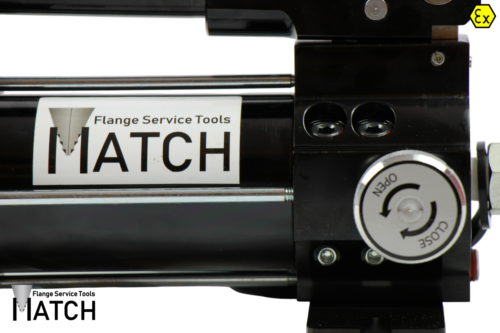 Hydraulic hand pump (P350AEX) single connection, solo, close-up, right side
