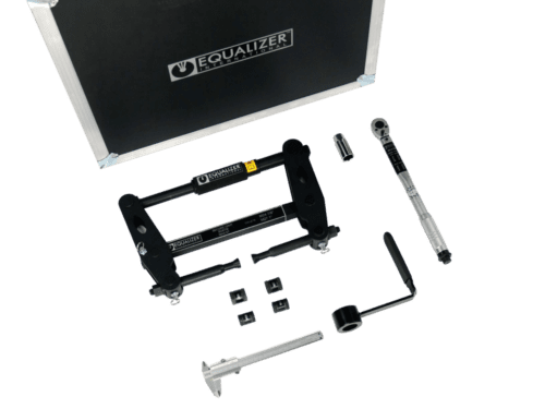 SG6TM firmy Equalizer z kluczem dynamometrycznym, nasadką, blokadą zabezpieczającą, dwiema tulejami zaciskowymi M24, dwiema tulejami zaciskowymi M27 i walizką transportową